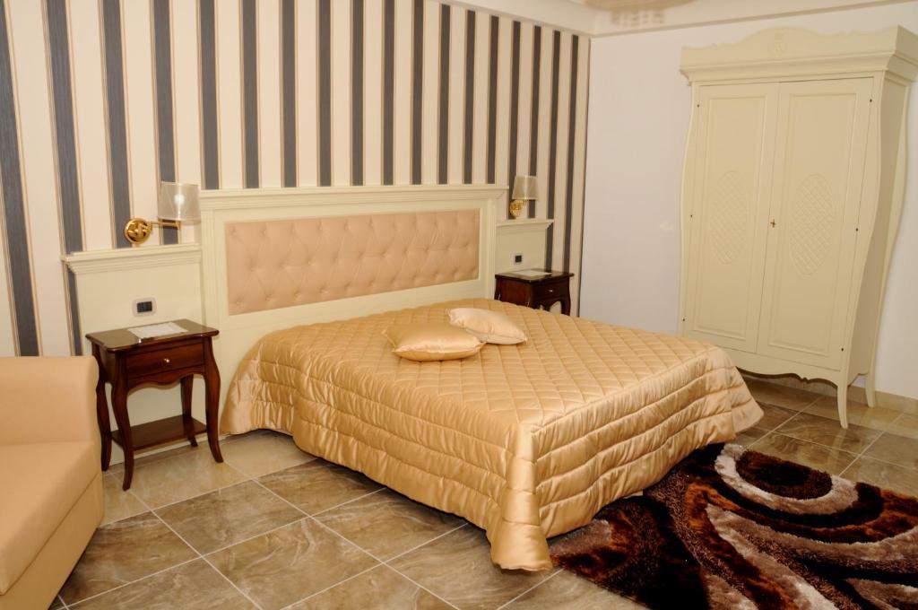 Regina Di Saba - Hotel Villa Per Ricevimenti Grottaminarda Habitación foto