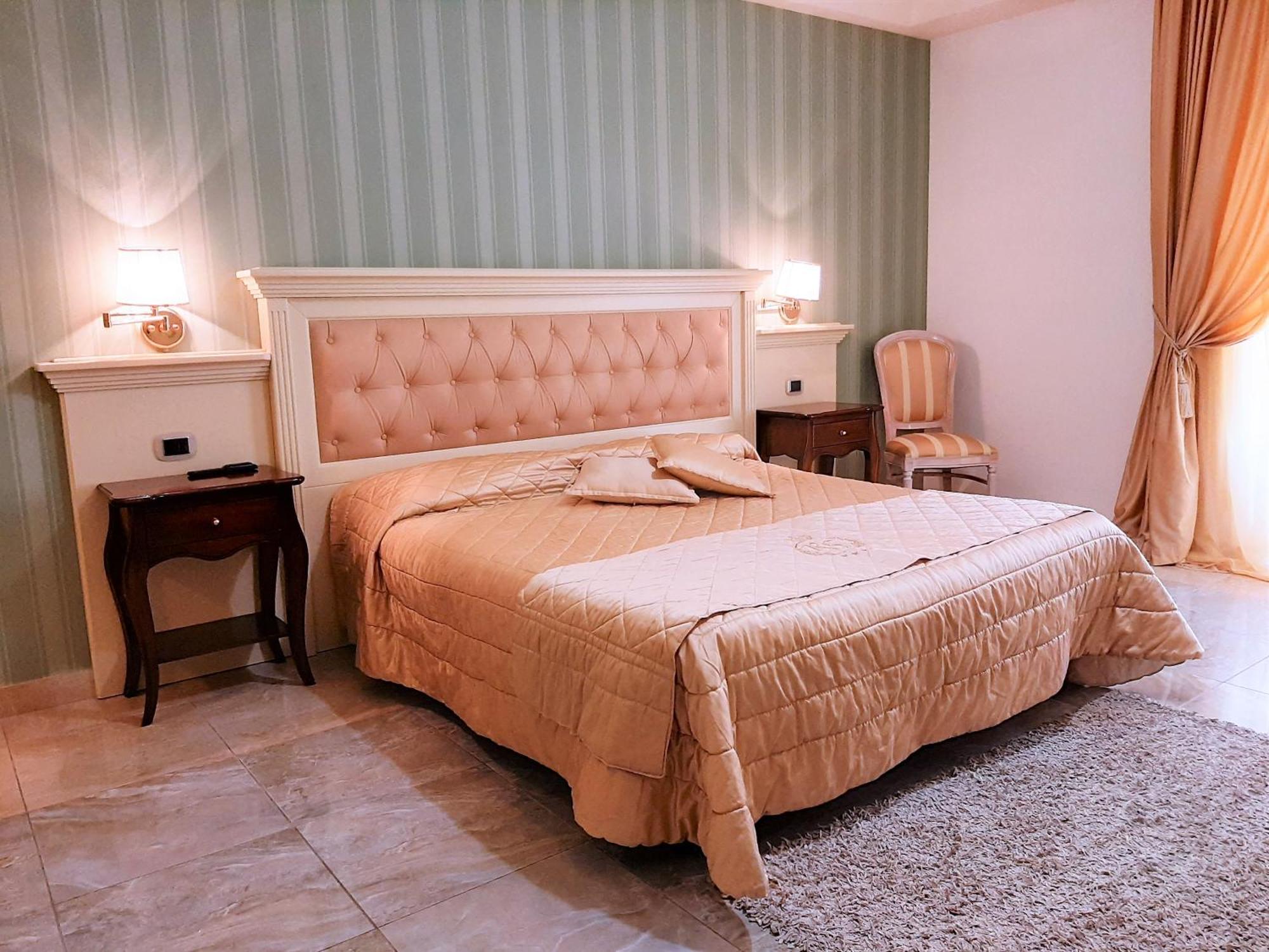Regina Di Saba - Hotel Villa Per Ricevimenti Grottaminarda Exterior foto